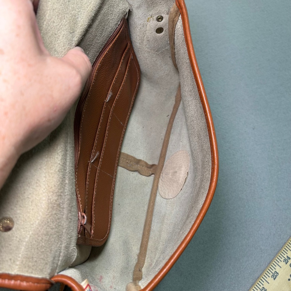 Dooney & Bourke Crossbody Bag Womens Cream Tan Pebbled Leather Vintage Made USA - Picture 6 of 9
